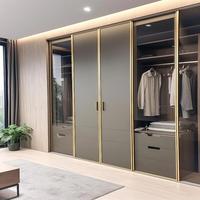 Système d'armoires sur mesure de luxe moderne pour chambre principale, dressing de haute qualité