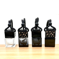 Nouveau Diffuseur de Voiture Suspendu en Verre Vide 8ml Noir Dégradé, Bouteille Carrée pour Aromathérapie et Parfum avec Couvercle Creux – Vente en Gros