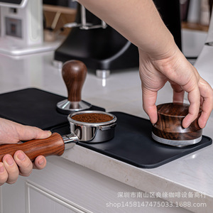 แผ่นรองแทมเปอร์กาแฟ Good Match ทำจากซิลิโคนเกรดอาหาร ป้องกันการลื่น สำหรับเครื่องชงเอสเพรสโซ - Product Image 2