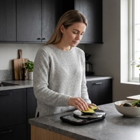 Balance à café numérique en acier inoxydable noir avec minuteur, fonction tare et haute précision, pour le café filtre, l'espresso et la préparation pour barista à domicile