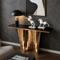 Table console en métal de luxe avec plateau en marbre, table moderne pour entrée, couloir, hôtel, villa, salon