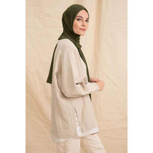 Bufanda de Algodón Color Caqui para Mujer, Complemento Perfecto para Gabardinas - Product Image 4