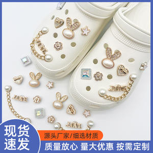 Moda cueva DIY flor tridimensional zapato hebilla accesorios Ins Pequeño Libro Rojo zapatos calientes encantos - Product Image 3