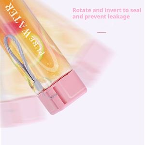 Bouteille d'eau carrée portable en plastique transparente de 500 ml avec logo personnalisé, élégante et pratique, idéale pour les étudiants et le sport - Product Image 6