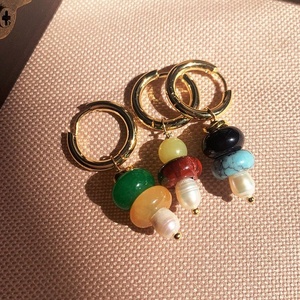 Boucles d'oreilles pendantes en pierre naturelle colorée, design géométrique, perle d'eau douce, plaqué or - Bijoux personnalisés pour femme, cadeau personnalisé - Product Image 3