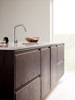 Îlot de cuisine moderne YK complet, table en contreplaqué étanche avec verre, armoires de cuisine entièrement équipées, design soigné