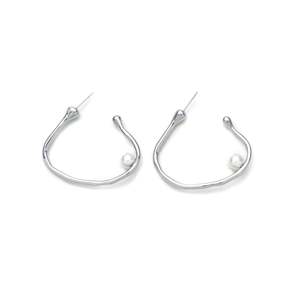 Boucles d'oreilles en perles, acier inoxydable 316L, placage or PVD, résistantes et durables, pour femmes. - Product Image 1