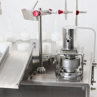 Machine de dosage et de bouchage automatique de flacons pour laboratoire médical hospitalier