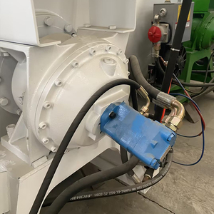 เครื่องผสมคอนกรีตแบบเคลื่อนที่ 4 ลบ.ม. ดีเซล แบบลากจูง  ออกแบบใหม่  พร้อมระบบโหลดเอง ได้รับการรับรองมาตรฐาน CE ISO สำหรับงานวิศวกรรมเชิงพาณิชย์ - Product Image 5