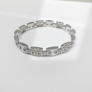 Pulsera de plata 925 OEM con baño de rodio geométrico, piedra preciosa con corte princesa, unisex, estilo hip hop, personalizable, con cadena de eslabones. - Product Image 4
