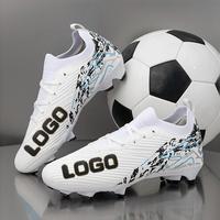 Chaussures de football FG 2026 en gros, vente chaude, maille respirante, semelle extérieure durable, crampons pour terrain ferme, pour hommes/femmes/enfants, en vrac