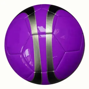 Diseño de logotipo personalizado de alta calidad Niños Fútbol Nuevo estilo PVC Balones de fútbol Máquina Puntada Alta retención de aire Tamaño 5-Venta al por mayor - Product Image 2