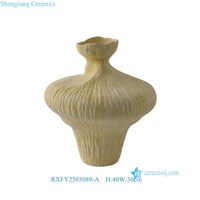 Magnifique Vase Décoratif Abstrait Nordique Moderne Wabi-sabi en Porcelaine Faite à la Main avec Glaçure Mate pour la Décoration Intérieure