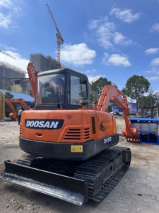 Excavatrice hydraulique d'occasion Doosan DH55 de marque coréenne, godet de 0,21 m³, machine de terrassement, performance fiable pour le jardinage et les pipelines - Product Image 4