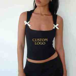 Débardeur court à col carré pour femme, style streetwear, en tissu extensible, imprimé sérigraphié, coton et élasthanne, vente en gros - Product Image 1