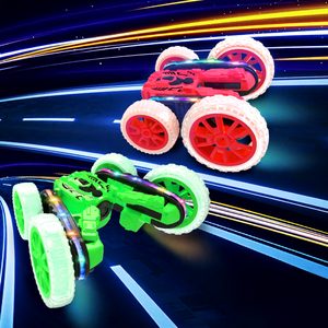 Voiture télécommandée 360 voiture télécommandée rotative avec lumière et pulvérisation entraînement 2.4Ghz jouets <span class=keywords><strong>de</strong></span> contrôle pour enfants jouets d'intérieur et d'extérieur - Product Image 2