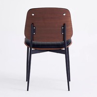 Chaise de salle à manger de style scandinave avec dossier matelassé et panneau arrière en bois pour la maison, la cuisine et la salle à manger