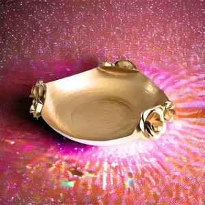 Jarrón de Flores Hecho a Mano de Latón Art Deco con Diseño de Rosa Dorada, Decoración Ligera para Mesa de Boda para Sala de Estar - Product Image 1