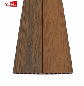Pavimentazione WPC 150x25mm in Composito Solido per Esterni, Ideale per Marinas e Progetti Costieri - Product Image 1