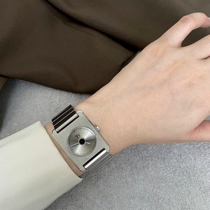 Orologio al Quarzo <span class=keywords><strong>Vintage</strong></span> Stile Minimalista Neutro con Cinturino in Acciaio di Alta Qualità Quadrato Retrò Alla Moda e Cool per Coppie - Product Image 2