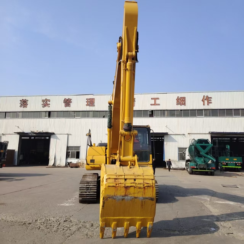 Second Hand Komatsu Diesel Excavator 2