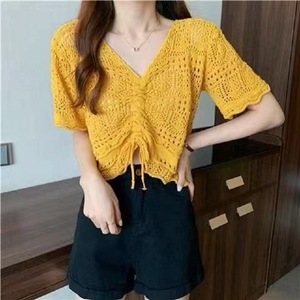 Blusa Curta Feminina de Tricô Estilo Coreano Chique Vazada com Cordão, Design Doce e Picante, Decote em V e Amarração, Primavera Verão - Product Image 6