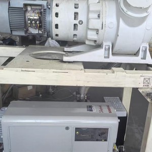 Ensemble de pompe à vide Leybold SV300B EH500, matériel industriel d'occasion démonté - Product Image 3