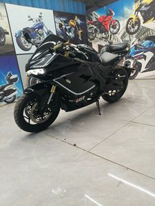 Moto <span class=keywords><strong>Ducati</strong></span> Dragon d'occasion à essence - 2 cylindres, refroidie par eau, 400 cm³ - Product Image 3