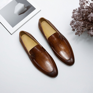 รองเท้าหนังวัวแท้ทรง Loafer สไตล์เรโทรเรียบง่ายสำหรับผู้ชาย รุ่นใหม่ เหมาะสำหรับใส่ทำงานหรือในงานแต่งงาน - Product Image 1