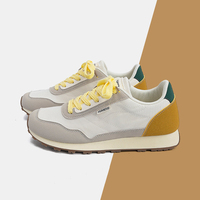Chaussures de course rétro pour hommes en EVA, respirantes, antidérapantes, semelle gaufrée, couleur crème, usine Wenzhou Hongbao, RTS, faible MOQ