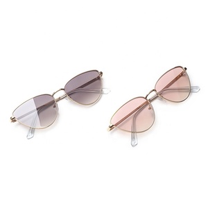 Sexy Hot Girl <span class=keywords><strong>occhiali</strong></span> <span class=keywords><strong>da</strong></span> sole a forma di occhio di gatto <span class=keywords><strong>occhiali</strong></span> <span class=keywords><strong>da</strong></span> sole in metallo sfumato rosa tende <span class=keywords><strong>da</strong></span> sole piccole montature <span class=keywords><strong>occhiali</strong></span> <span class=keywords><strong>da</strong></span> <span class=keywords><strong>vista</strong></span> per donna - Product Image 4