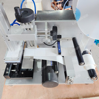 Autocollant de bouteille carrée de flacon semi-automatique de machine d'étiquetage d'usine pour le contrôle personnalisé d'écran tactile de petite entreprise