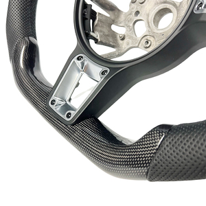 Volant de voiture en fibre de carbone adapté à <span class=keywords><strong>Porsche</strong></span> 911 718 Cayman 718 <span class=keywords><strong>GTS</strong></span> 918 Spyder CARRERA GT <span class=keywords><strong>Cayenne</strong></span> GT2RS MACAN Panamera Taycan - Product Image 4