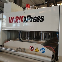 Presse à chaud automatique à cycle court Vario Machine VR62-48/16 pour le laminage de mélamine, machines de collage pour l'industrie du bois, 8,8 kW.