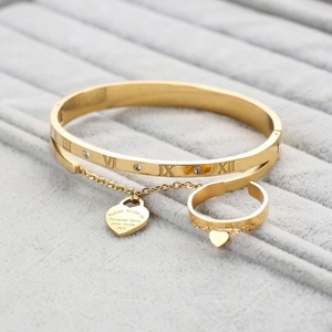 Ensemble de bagues et bracelets avec pendentif cœur chiffres romains, en acier inoxydable doré, bracelet ouvert empilable, bague ouverte élégante pour un usage quotidien - Product Image 2