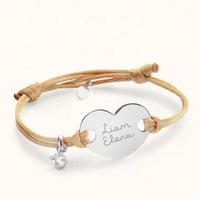 Bracelet en zircon pierre de naissance en acier inoxydable plaqué or PVD avec breloque cœur fleur de naissance personnalisable et cordon satiné ajustable