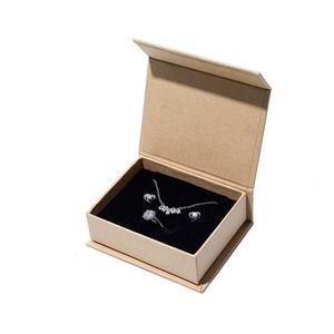 Boîte à bijoux en papier rectangulaire moderne écologique personnalisable et recyclable avec sac à bijoux inclus - Product Image 4