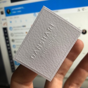 Tùy chỉnh thương hiệu logo in màu 3D dập nổi mờ kết cấu giấy dính dán hộp con dấu nhãn - Product Image 6