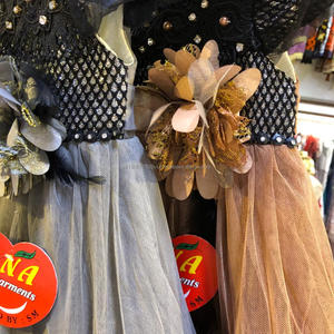 Vestido elegante de fiesta de tela chapada, con banda para el pelo, contraste negro - Product Image 4