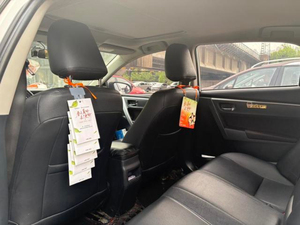 <span class=keywords><strong>Toyota</strong></span> <span class=keywords><strong>Corolla</strong></span> E+ <span class=keywords><strong>2020</strong></span> 1.8L 99 CV Híbrido de <span class=keywords><strong>Segunda</strong></span> <span class=keywords><strong>Mano</strong></span>, Sedán de 4 Puertas y 5 Asientos, Coche Usado - Product Image 3