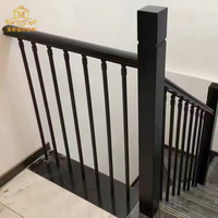 Balustres d'escalier modernes en aluminium au design premium, montés au sol, finition noir satiné, garantie 3 ans