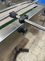Composants de convoyeur : Grand rail de guidage latéral réglable, support noir, garantie 1 an pour convoyeur à chaîne en nylon plastique