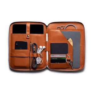 Étui personnalisé avec logo, housses de tablette en cuir de luxe pour iPad - Product Image 1