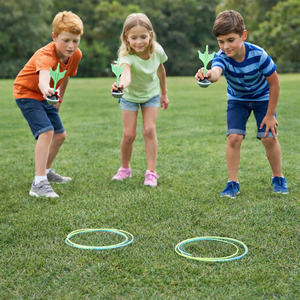 Jeu de fléchettes de jardin pour enfants, jeu de lancer d'anneaux en plein air pour la famille, jeu de fléchettes de jardin sécurisé avec 4 fléchettes et 2 anneaux - Product Image 2