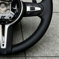 Volant en cuir en gros pour BMW M3 M5 M6 F01 E60 E86 F05 F06 F10 F30 F35 F20 E70 E90 E71 E84 E53 E60 - Accessoires automobiles