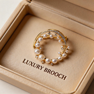 Broche de Lujo Chapado en Oro con Diseño de Estrella y Perla, Pin de Moda para Mujer para Fiestas - Product Image 1