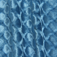 Tissu soyeux et élégant: convient aux robes de flamenco à la mode, créant un effet visuel époustouflant sur la piste de danse