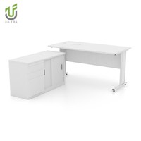 Table de formation modulaire moderne à plateau rabattable, bureau de conférence pliant minimaliste avec panneau de modestie en métal perforé, résistant à l'eau