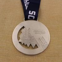 Médailles de sport en métal gravées personnalisées durables en gros, avec logo personnalisé en relief 3D, plaquées argent, pour cadeaux de salon professionnel