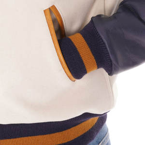 Chaqueta Varsity Personalizada en Color y Talla, Transpirable, con Patrón Sólido, Chaqueta Varsity para Hombre OEM, Premium, con Cuerpo de Lana y Mangas de Cuero - Product Image 4